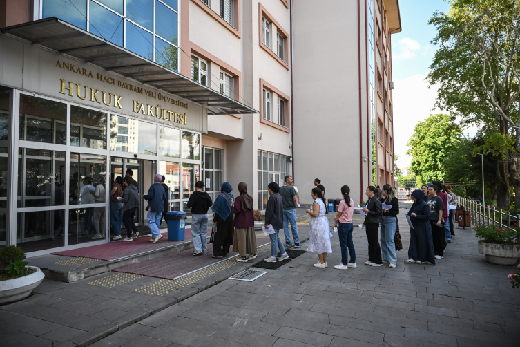 MEB Akademi Giriş Sınavı'nın ilk oturumu başladı
